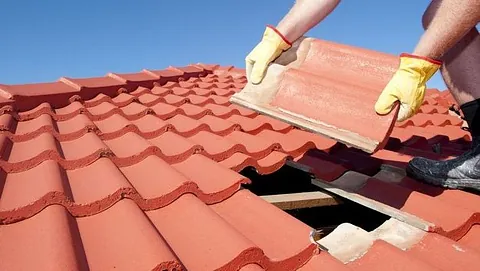 Maintaining tiled roofs