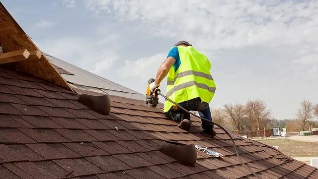 Removing and Replacing Roof Tiles